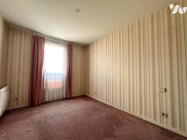 LES SABLES-D'OLONNE - Entre le port et la Grande Plage - Appartement T2 à rénover avec parking