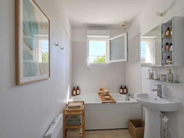 BELLE MAISON DE VILLE INDIVIDUELLES