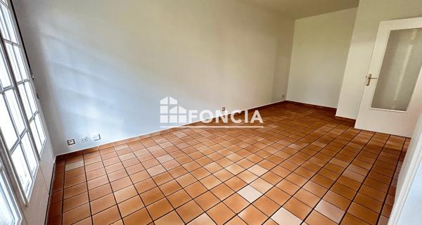 Location Studio 29.49 m² - Châtenay-malabry 92290