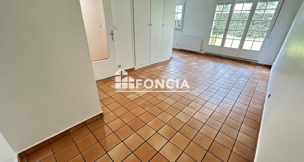 Location Studio 29.49 m² - Châtenay-malabry 92290