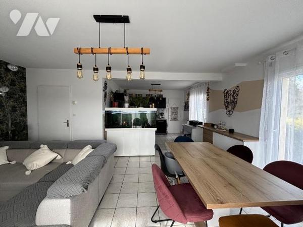 Maison  familiale au calme à vendre à Bohars (29820) en Finistère (29)  Terrain de 788 m²

Si...