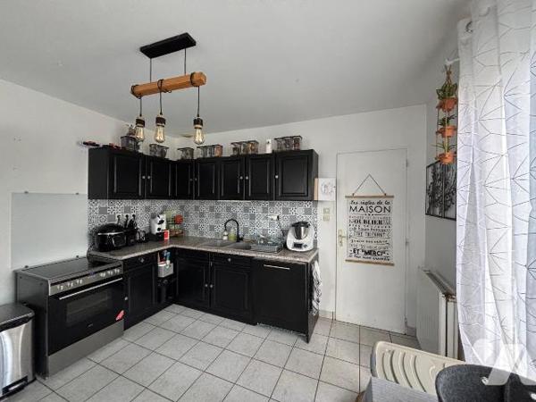 Maison  familiale au calme à vendre à Bohars (29820) en Finistère (29)  Terrain de 788 m²

Si...