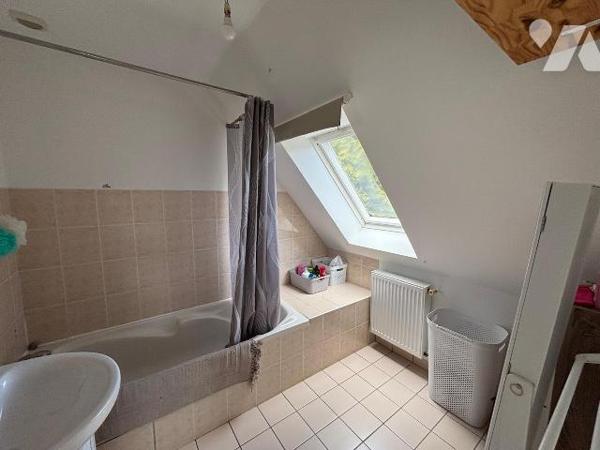 Maison  familiale au calme à vendre à Bohars (29820) en Finistère (29)  Terrain de 788 m²

Si...