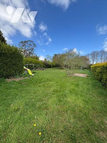 Maison  familiale au calme à vendre à Bohars (29820) en Finistère (29)  Terrain de 788 m²

Si...