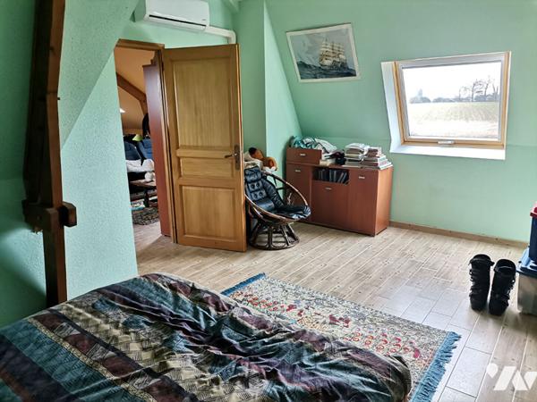 GEVEZE - Ancien manoir rénové, 203 m² hab. avec dépendances et terrain de 1637m² env.