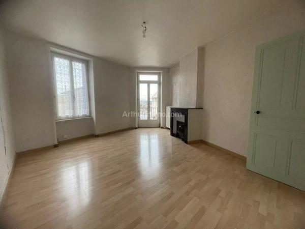 Vente Maison 12 pièces 220 m2 à Saint-Just-la-Pendue