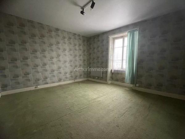 Vente Maison 12 pièces 220 m2 à Saint-Just-la-Pendue