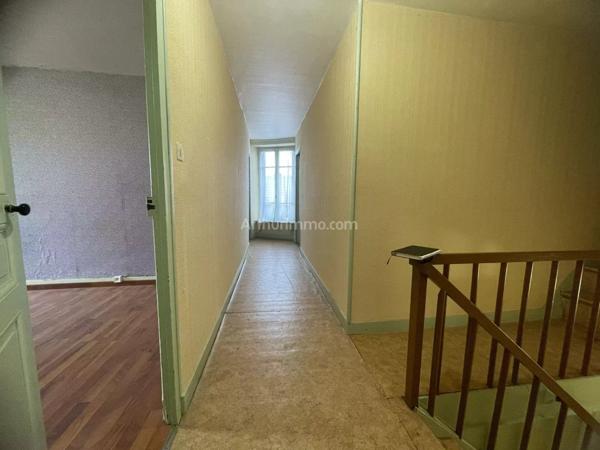 Vente Maison 12 pièces 220 m2 à Saint-Just-la-Pendue