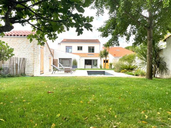 Vente Maison La rochelle 1 245 000 € HAI - 147 m2 - 4 Chambres - Réf. 668-TERREETMER17_668