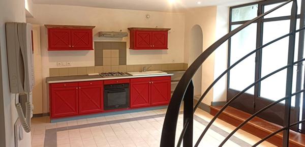 Carcassonne (11000) SUPERBE T4 EN DUPLEX DE 117M² AVEC JARDIN DE 108 M²