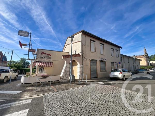 Maison à vendre  6 pièces - 208 m 2   CASTELSARRASIN  - 82