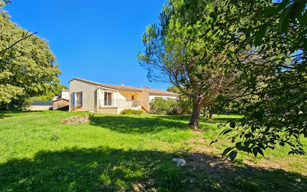 Maison à vendre    5 pièces •  Uzès