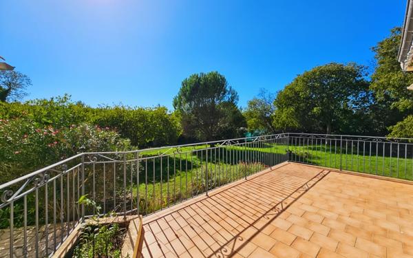 Maison à vendre    5 pièces •  Uzès