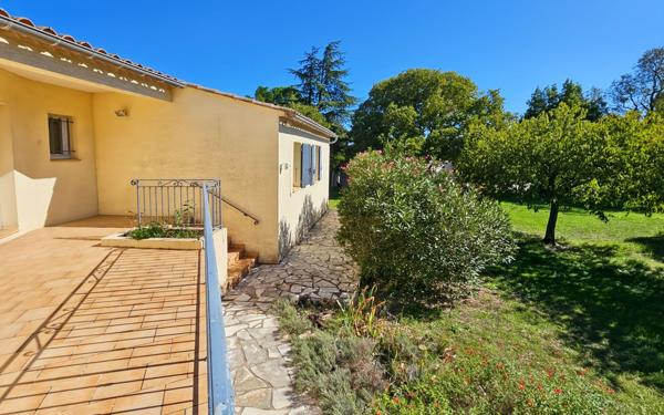 Maison à vendre    5 pièces •  Uzès