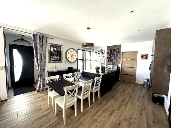 Maison D'architecte 2019-3 chambres donc 2 suite parentales, bureau à 2 km de Bléré