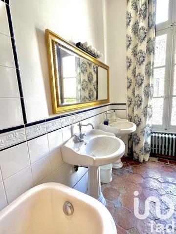 Demeure 15 pièces de 700 m² à Bourg-Saint-Andéol (07700)