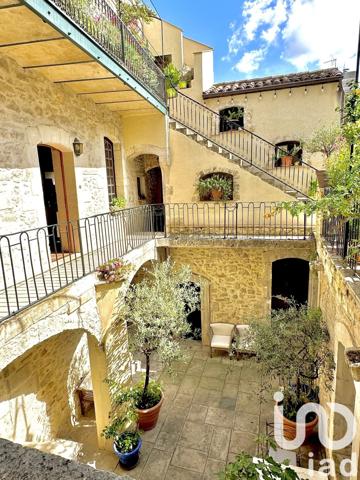 Demeure 15 pièces de 700 m² à Bourg-Saint-Andéol (07700)