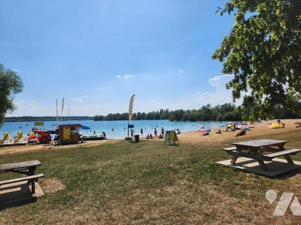 Rare secteur Lac d'Orient - Verger / terrain naturel de 3 310 m² avec double accès véhicule

...
