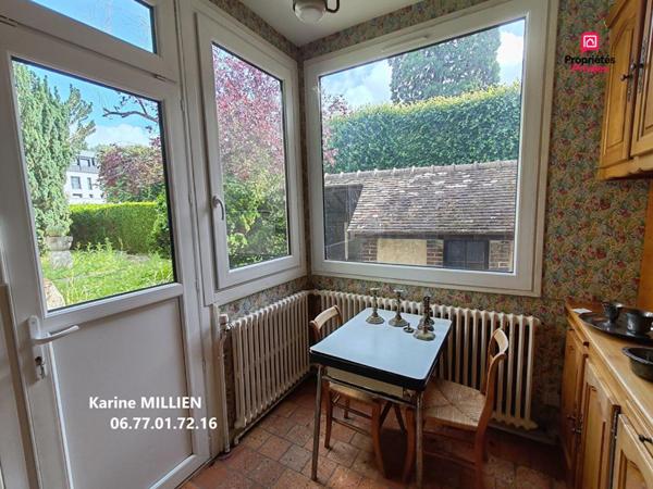 DREUX 28100 Maison en centre ville - 5 chambres - Garage - Dépendance - Grenier - Terrain - 275600  HAI