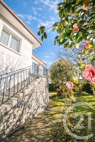 Maison à vendre  6 pièces - 160 m 2   PAU  - 64