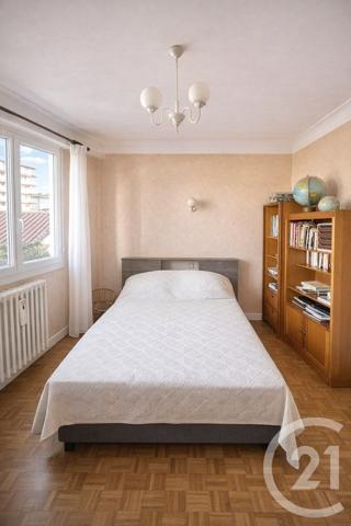 Maison à vendre  6 pièces - 160 m 2   PAU  - 64