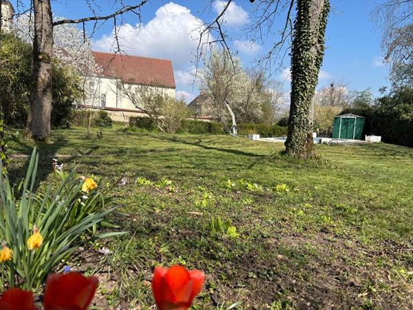 Maison de caractère 332 m² - Terrain 2 489 m² - Piscine - Dépendances - Proche Magny-Cours
