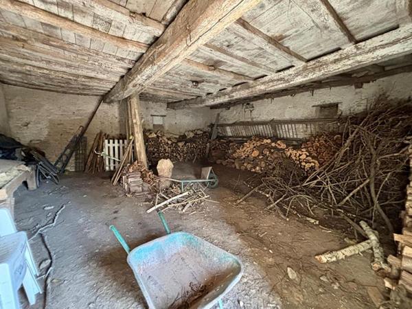 Maison de caractère 332 m² - Terrain 2 489 m² - Piscine - Dépendances - Proche Magny-Cours