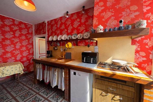Maison de caractère 332 m² - Terrain 2 489 m² - Piscine - Dépendances - Proche Magny-Cours