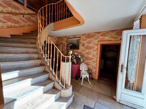 Maison de caractère 332 m² - Terrain 2 489 m² - Piscine - Dépendances - Proche Magny-Cours