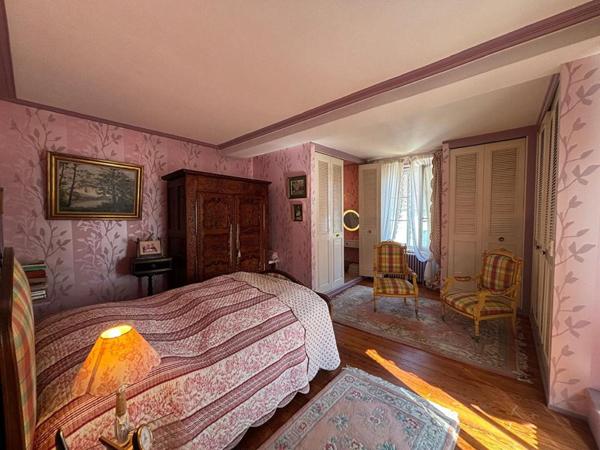 Maison de caractère 332 m² - Terrain 2 489 m² - Piscine - Dépendances - Proche Magny-Cours