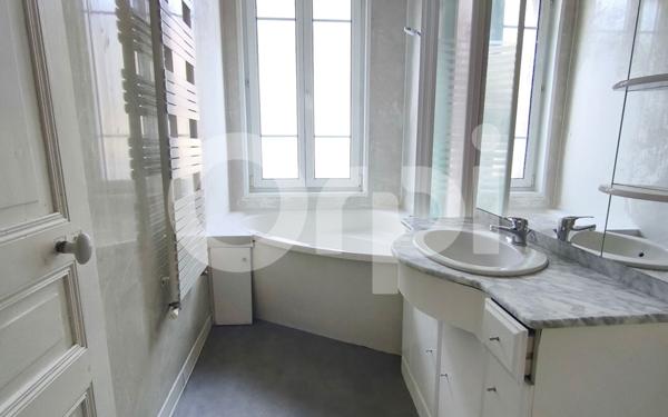 Appartement à vendre    3 pièces • 81 m2 Compiègne