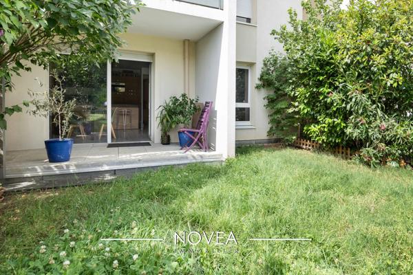 Rez-de-jardin avec garage double