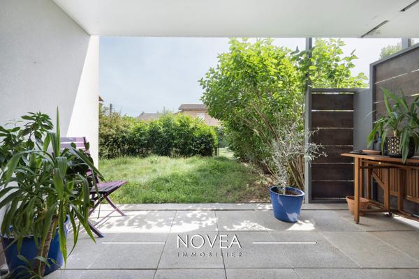 Rez-de-jardin avec garage double