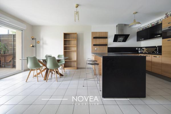 Rez-de-jardin avec garage double