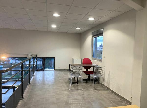 Bureaux/local à louer 75m² - Craponne (69290)