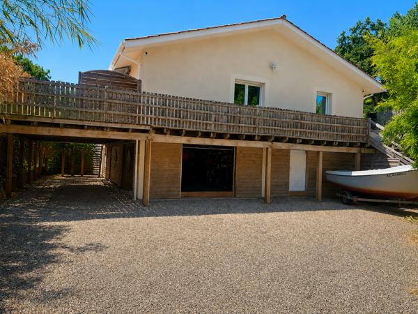 Maison à 100m du Lac lieu-dit le Moutchic