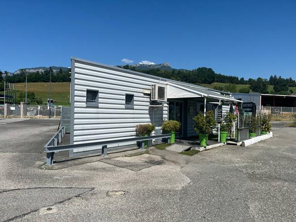 Très belle opportunité : FDS Restaurant Rapide Zone des landiers de 115 m2