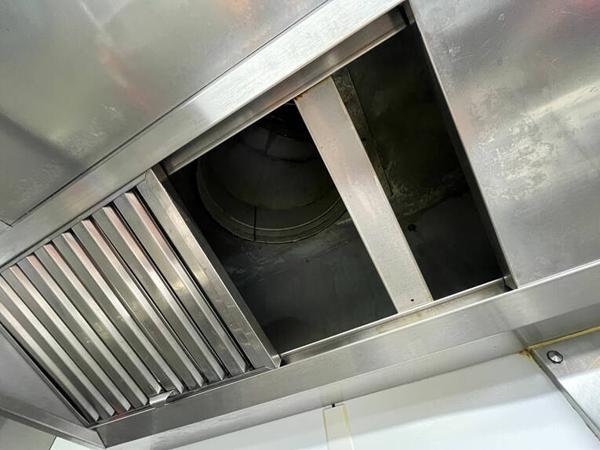 Très belle opportunité : FDS Restaurant Rapide Zone des landiers de 115 m2