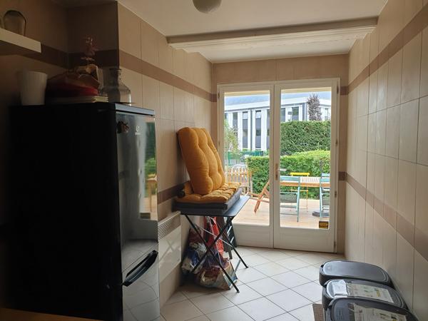 Local commercial VERRIERES LE BUISSON 1 pièce 53 m² utiles