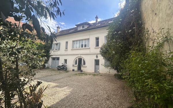 Maison à vendre    7 pièces • 280 m2 Arpajon