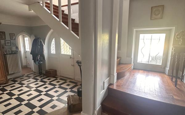 Maison à vendre    7 pièces • 280 m2 Arpajon