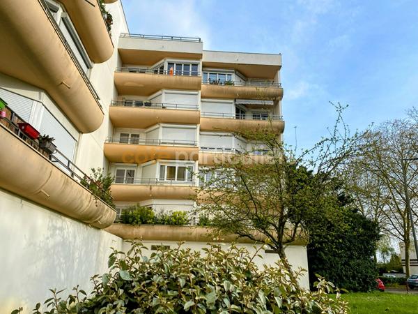 Vente
                Appartement48 m² - 2 Pièces -
                    POITIERS (86000)