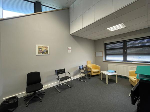Local d'activité L Hopital 216 m2