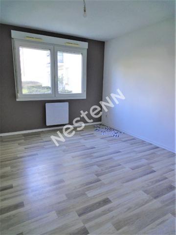 GRAND STUDIO RENOVE AVEC PARKING - SECTEUR CHAMP DE MARS