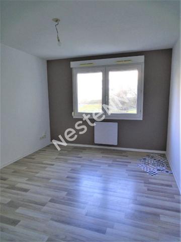 GRAND STUDIO RENOVE AVEC PARKING - SECTEUR CHAMP DE MARS