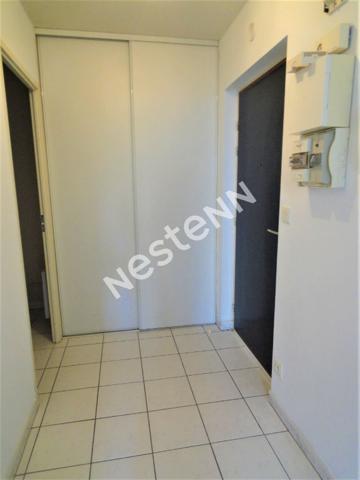GRAND STUDIO RENOVE AVEC PARKING - SECTEUR CHAMP DE MARS