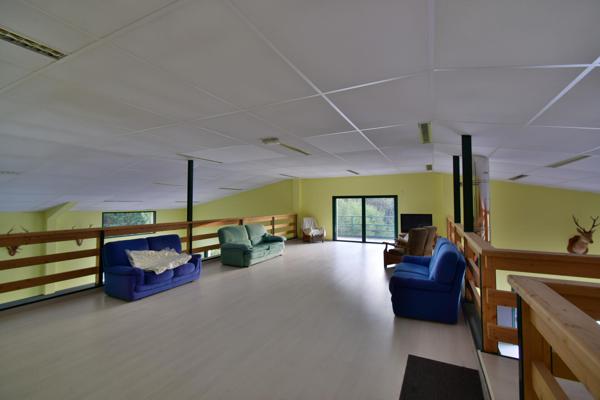 Pavillon de chasse de 600m² avec salle de réception de 218m²