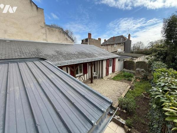 Tours, rue de l'Ermitage, petite maison au calme avec jardin 