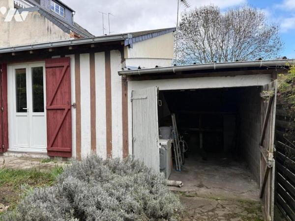 Tours, rue de l'Ermitage, petite maison au calme avec jardin 