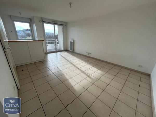 Appartement à louer 2 pièces 40.92m² Poitiers (86000)